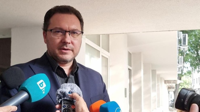 Вътрешният министър: Пожарите и напрежението намаляват