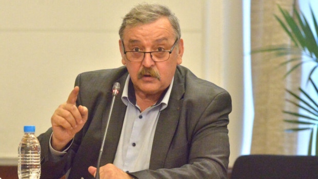 Проф. Кантарджиев: Не бива хората да оставят открита вода в съдове