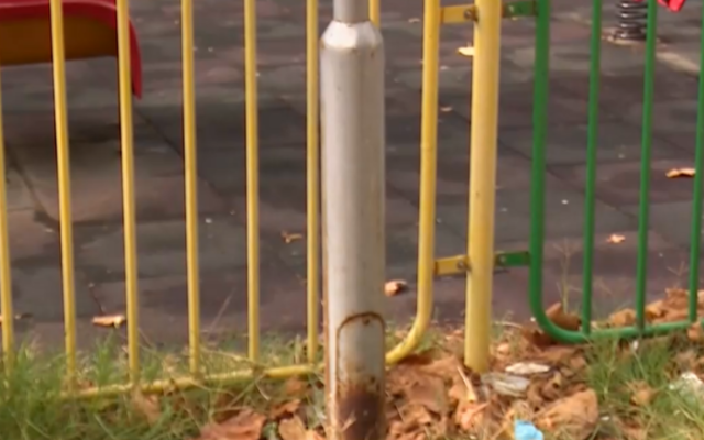 Ток от електрически стълб край детска площадка удари дете във Варна