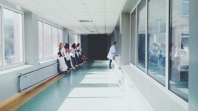 МЗ: Лекарите не препоръчват транспортиране на пострадалите в катастрофата край Монтана