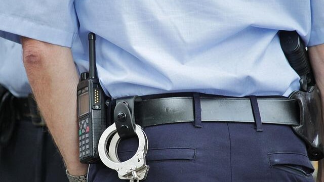 Пенсионер стреля с газов пистолет по врата на съседи в София