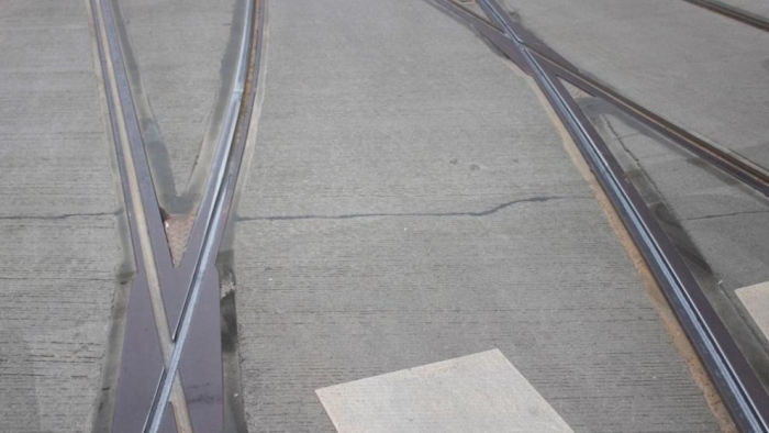 Трамвай дерайлира при гара „Подуяне“ в София