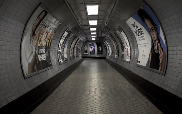 Лондонското метро спря работа, хиляди - в капан!