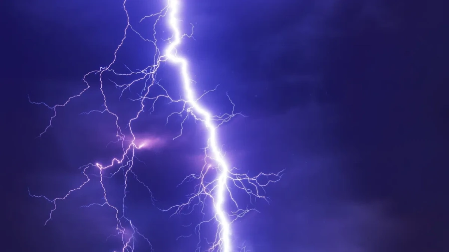 Мълния предизвика нов пожар в Рила