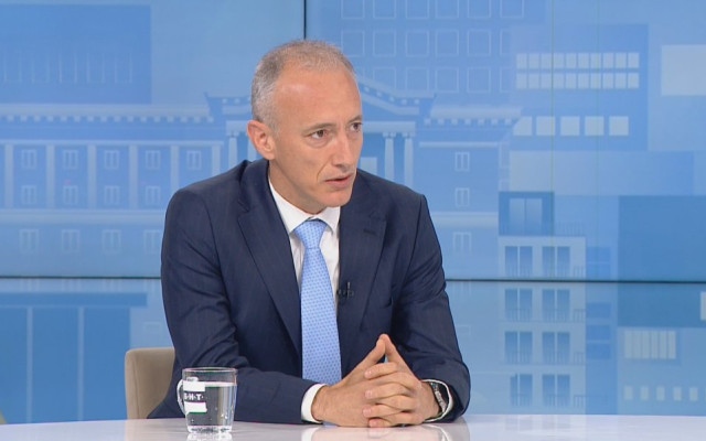 Част от училищата ще започват учебния ден по-късно