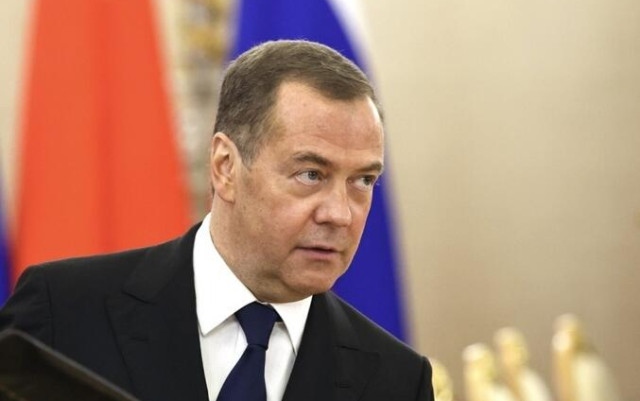 Медведев: До война на НАТО с Русия води идеята на Киев за зона без полети над Украйна