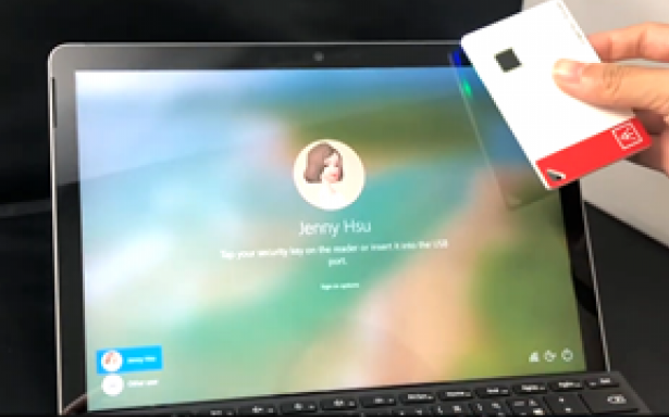 Стармър настоява за дигитални лични карти