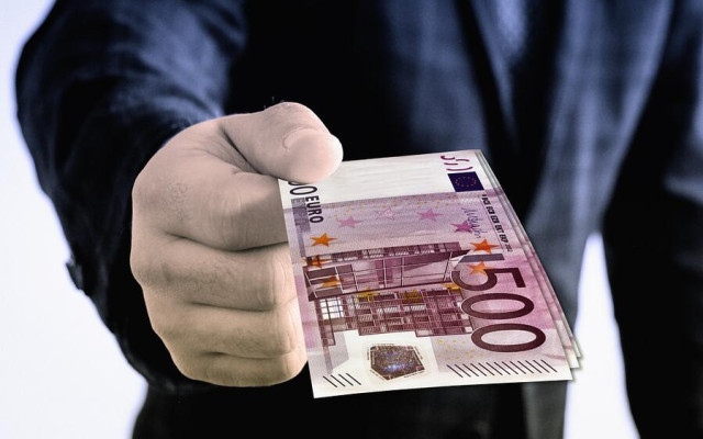 € 500 са искани от шофьорите на камиони с техника за концерта на Роби Уилямс