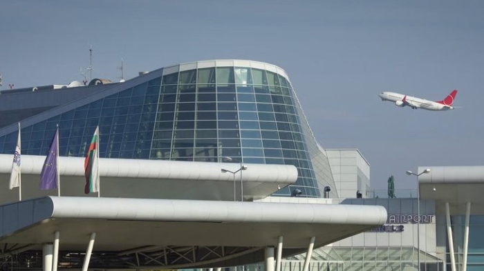 Жена подаде сигнал за бомба на летище София, за да не изпусне самолета