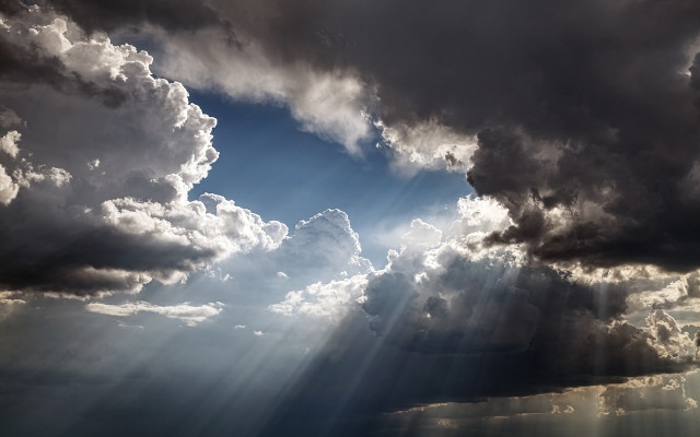 Облачна и студена събота, валежите постепенно спират