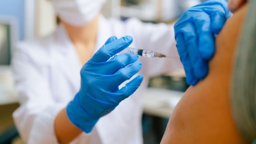 Лекари алармират: В България ваксинацията срещу рак на маточната шийка е изключително ниска