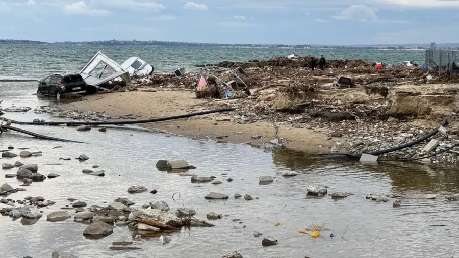 Погребват граничния полицай, загинал при потопа в Елените