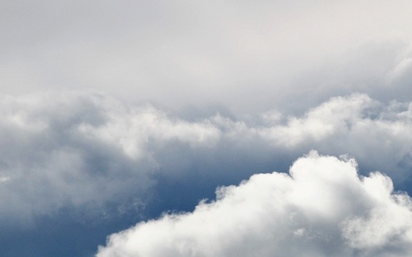 Облачно, дъждовно, но остава топло