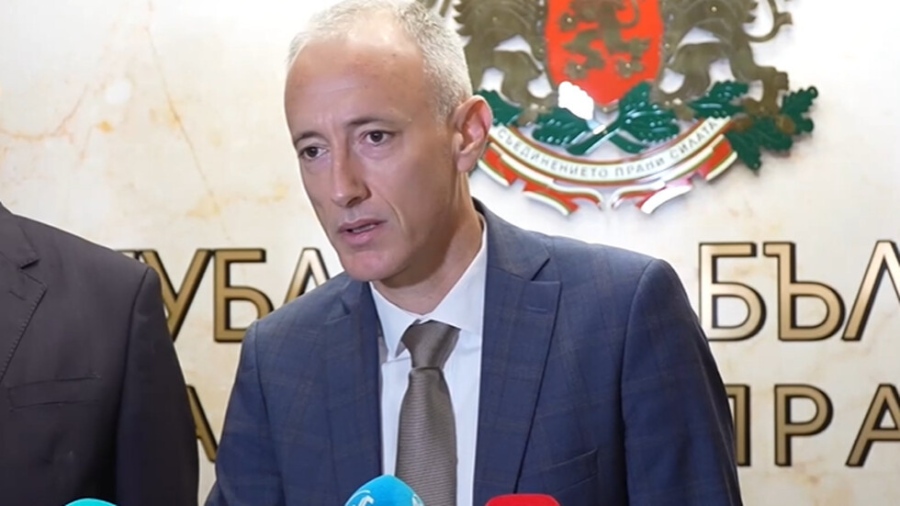 Красимир Вълчев: Няма да слагаме металдетектори във всички училища