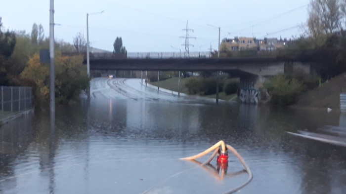 Четири трамвайни линии в София не се движат заради наводнение на ключов булевард