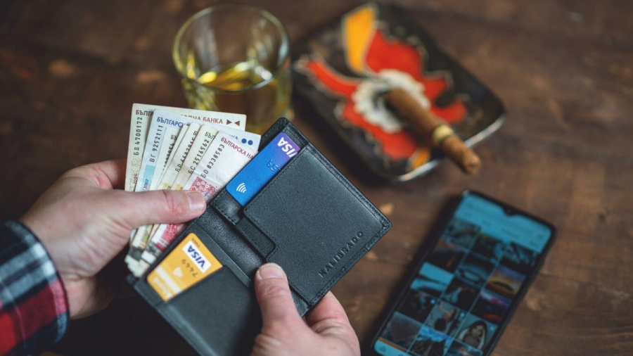 Вдигат тавана на осигуровките на 4600 лева