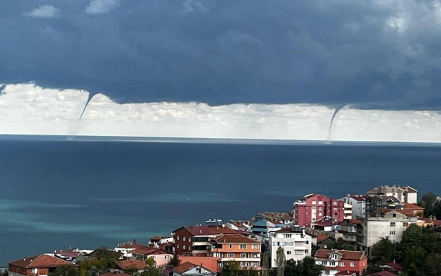Три торнада вилняха в Черно море
