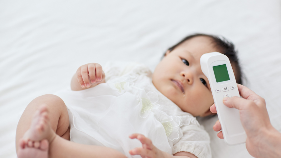 Лекар за температурата при деца: Никакъв оцет!