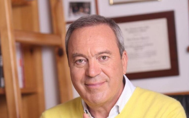 Виктор Папазов: Всички държави, влезли в еврозоната, затъват. Качихме се на &quot;Титаник&quot;, който потъва