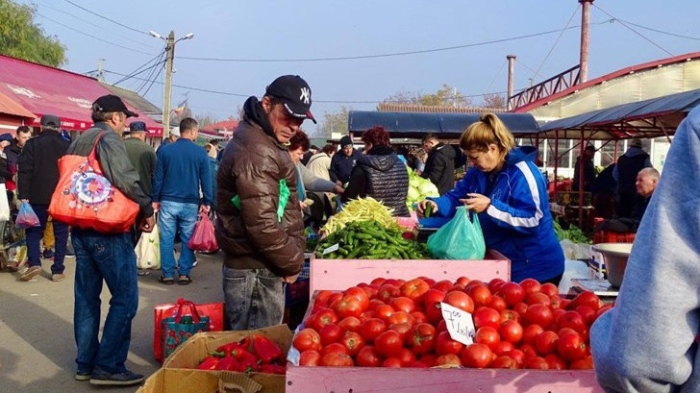 Българи пътуват с ферибот за пазар до Румъния