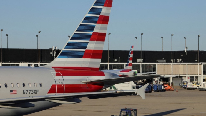 Хиляди полети отменени в САЩ: Авиодиспечерите без заплати, правителството остава блокирано