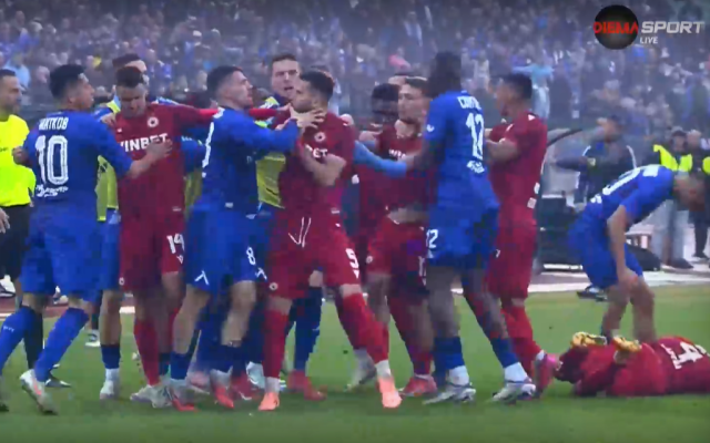 Меле на терена, шоу на трибуните и триумф с 1:0 на ЦСКА над &quot;Левски&quot;