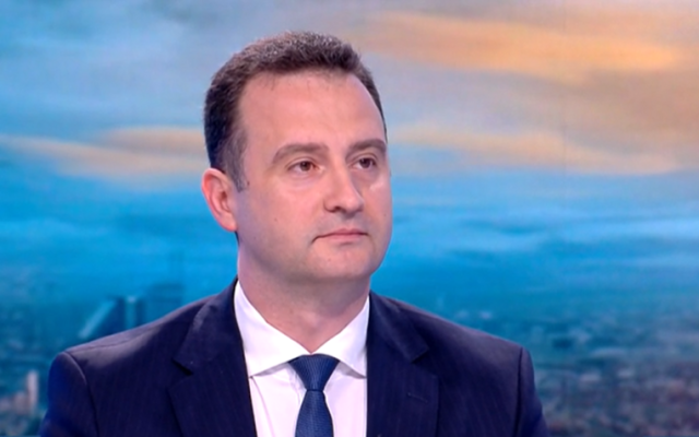 Жечо Станков увери: Има достатъчно количества горива за дълго време