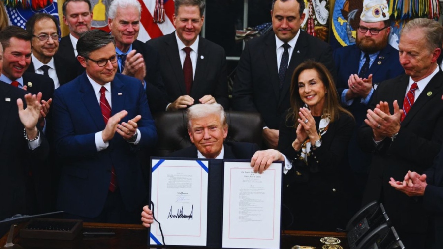 Американското правителство отново заработи след най-дългото си прекъсване в историята