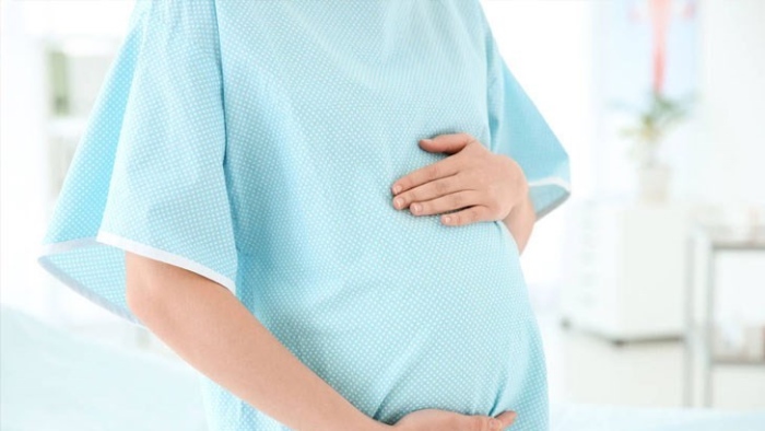 Екипи от три болници се пребориха за живота на родилка и бебето ѝ