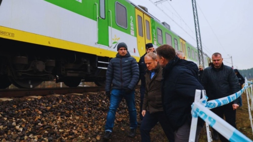 Полша в повишена готовност след „безпрецедентен“ саботаж на железопътна линия с възможна руска връзка