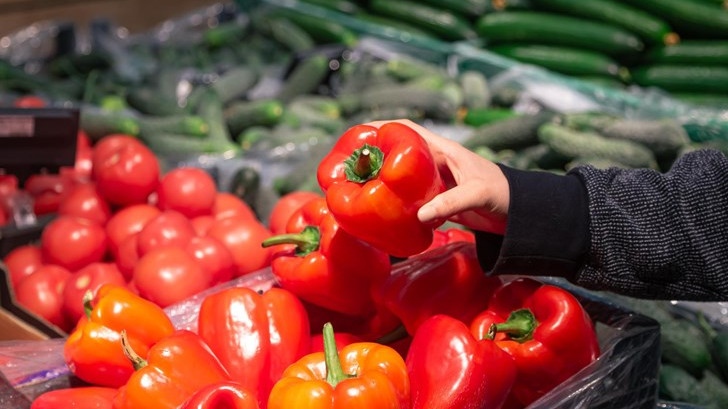 ЕС затяга контрола над пестицидите