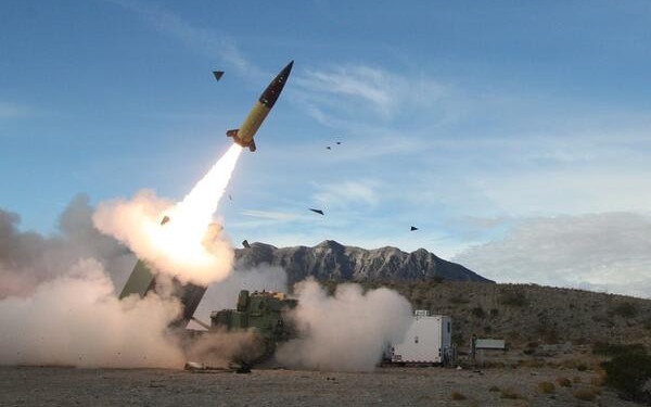 "Ройтерс": Украинската армия е атакувала военни обекти в Русия с американски ракети АТАКМС