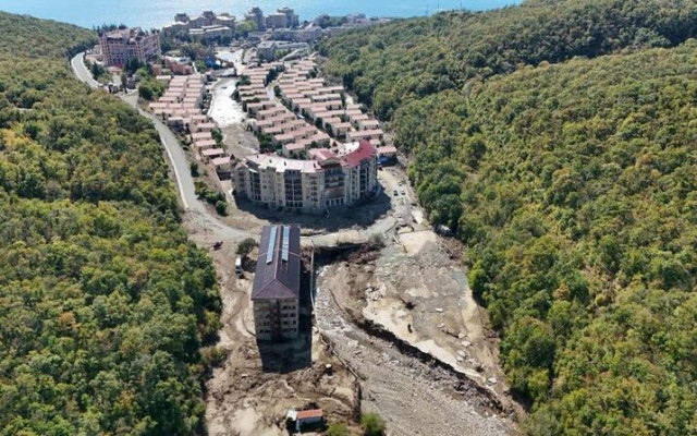 ДНСК разпореди премахване на изкуственото корито под комплекс „Негреско” в Елените