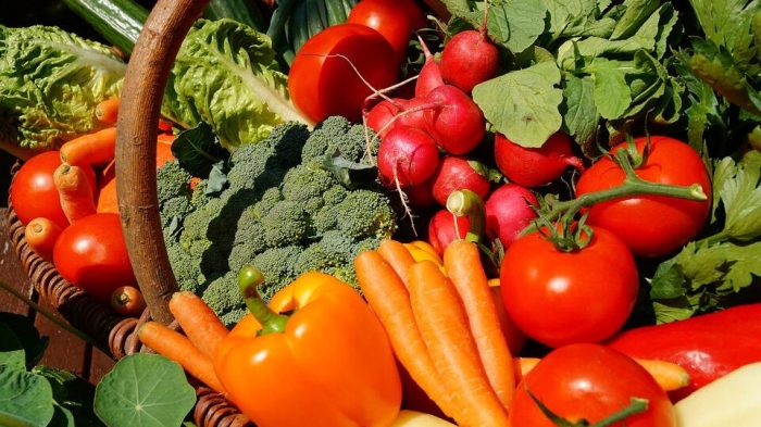 Икономист: Гръцкият домат, пътувал 1500 км, изглежда по-евтин в България заради нерегулирани кантари