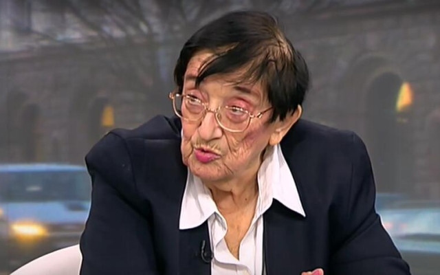 Зайкова: 120 лв. коледна надбавка ще стигнат за баничка, яйца и шоколад за внуците