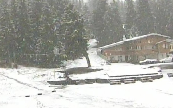 Сняг забръска на Витоша