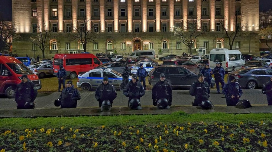 Над 70 души са задържани след демонстрациите в София снощи