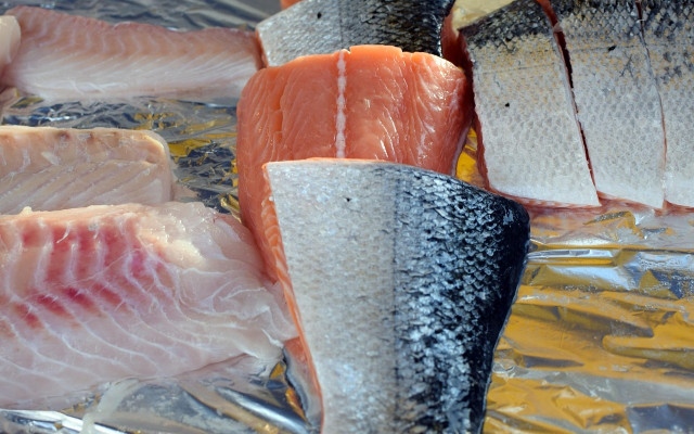 Опасна бактерия! Голяма верига у нас изтегля от пазара няколко вида сьомга