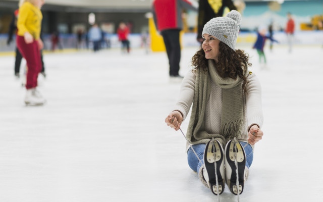 4 ледени пързалки вече разват софиянци и гостите на столицата