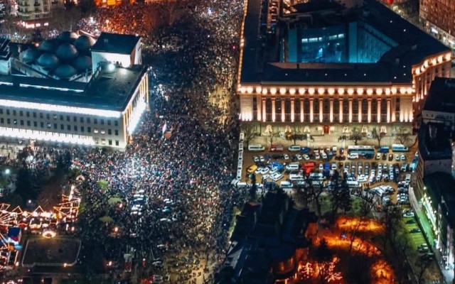 НА ЖИВО Протестът срещу властта в София