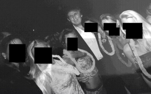 Публикуваха нови скандални снимки от досиетата на Джефри Епстийн