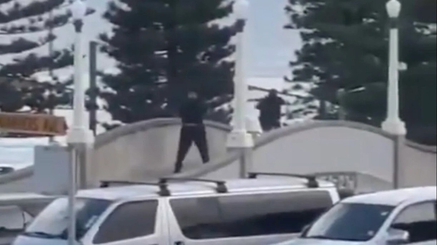 Кръвопролитие на плаж в Сидни: Най-малко 10 загинаха при атака на еврейски празник