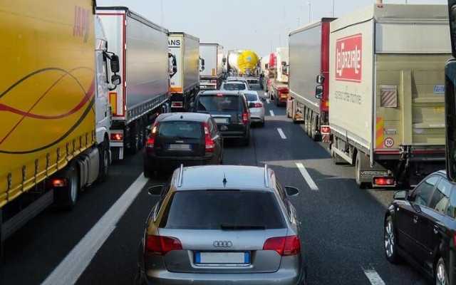 Заради блокадите в Гърция: Близо 30 км е опашката от тирове на „Капитан Андреево“