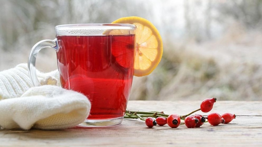 Раздават сандвич и топла напитка за хора в нужда в София