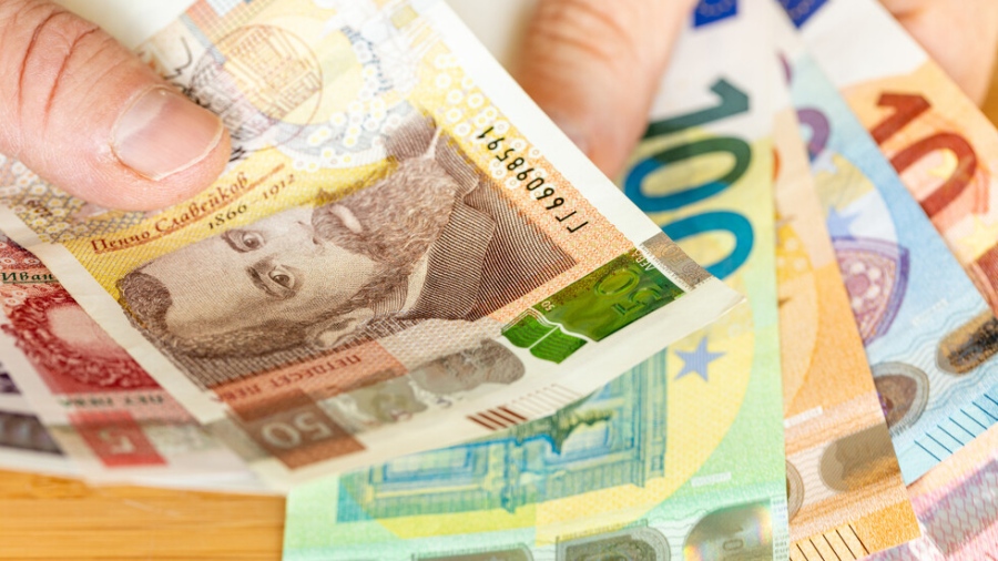БНБ: Депозитите на домакинствата преминаха 100 млрд. лева