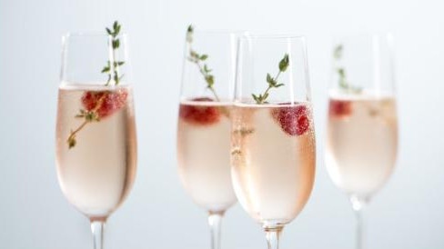 Колко крачки трябват, за да „изгорим“ празничните калории от храна и алкохол