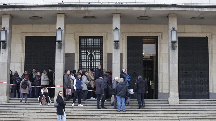 БНБ работи извънредно днес