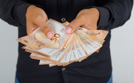 Ройтерс: България се подготвя за еврото с вълнение, скептицизъм, а на места - с гняв