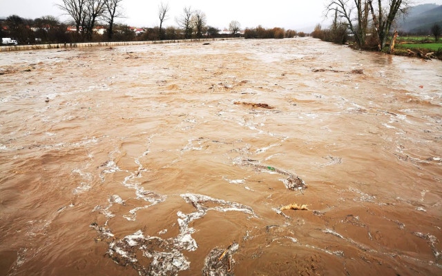 Порои в Крумовград и Кирково, има сериозни щети