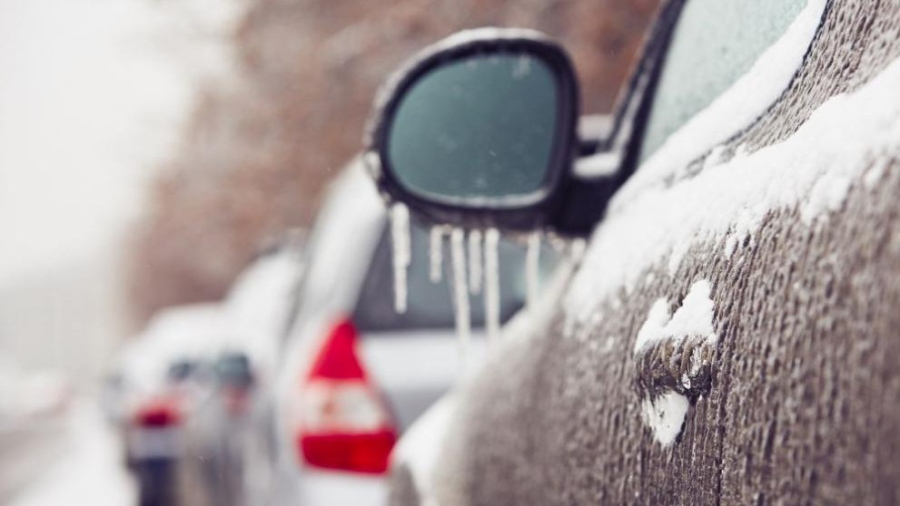 АПИ: Тръгвайте на път готови за зимни условия, дъждът ще преминава в сняг